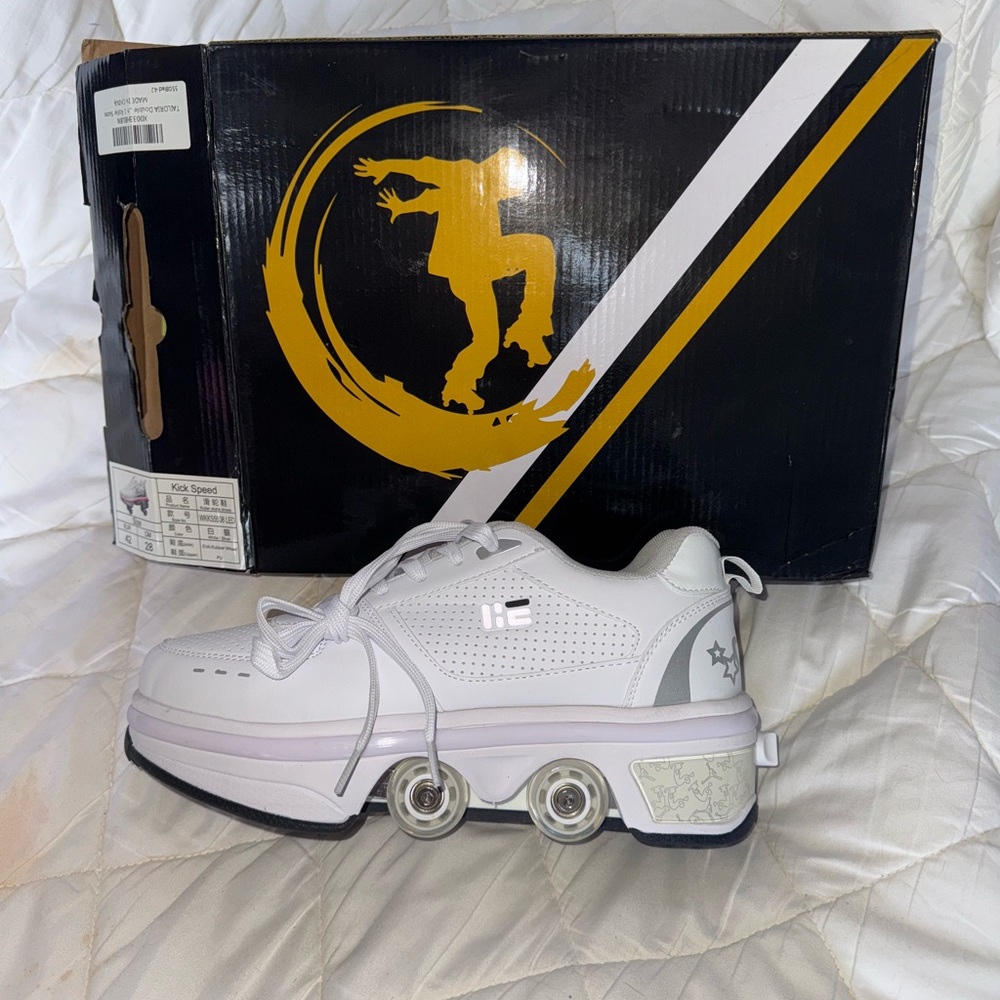 Kick Speed Roller Skates Light Up Shoes Size 42 EU 10 US New With Box